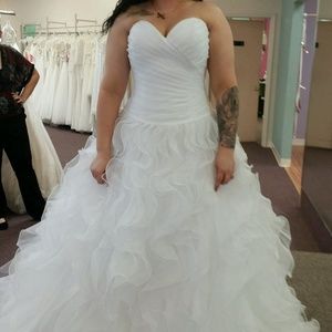 Blu by Morilee Ruffle ballgown wedding dress, 8-12